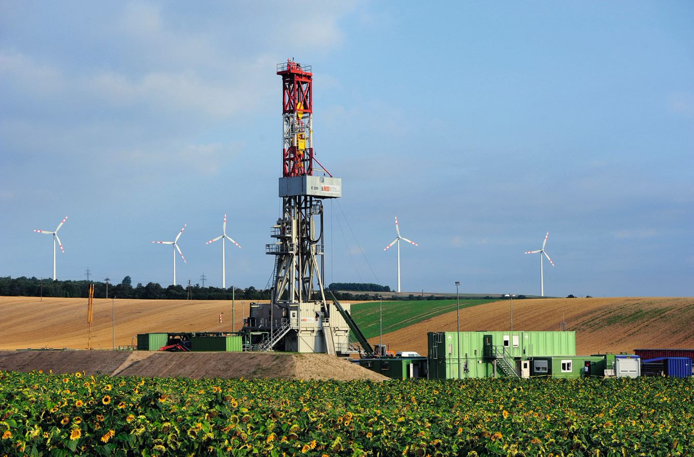 Red-Drilling rig